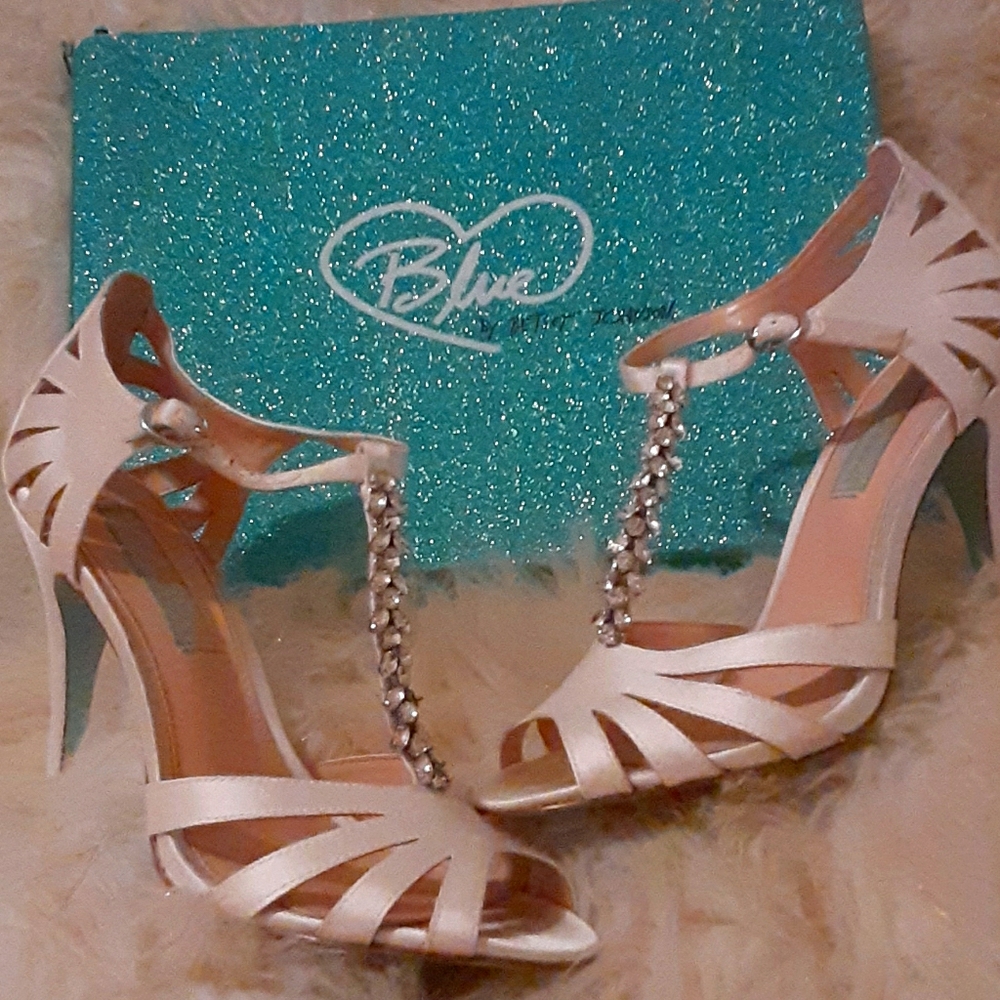 Authentic Betsy Johnson ivory satin heels